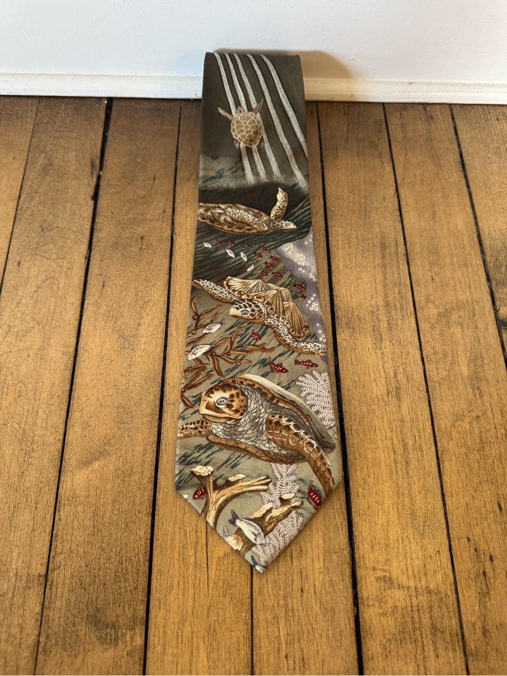 Wild Kingdom 90s Sea Turtles with Sealife Silk Tie